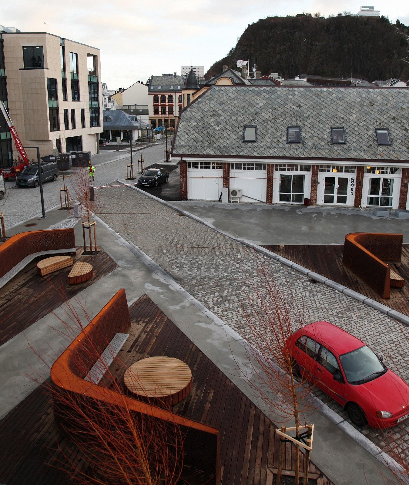 Park/uteområder mot øst - sett fra kontor 3.etg østseksjon Galleribilde