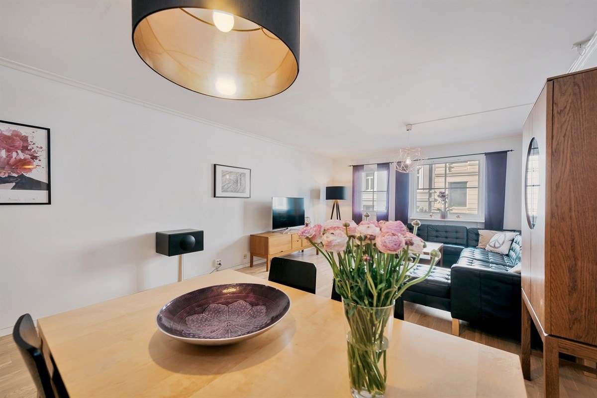 Spisestuen. Galleribilde