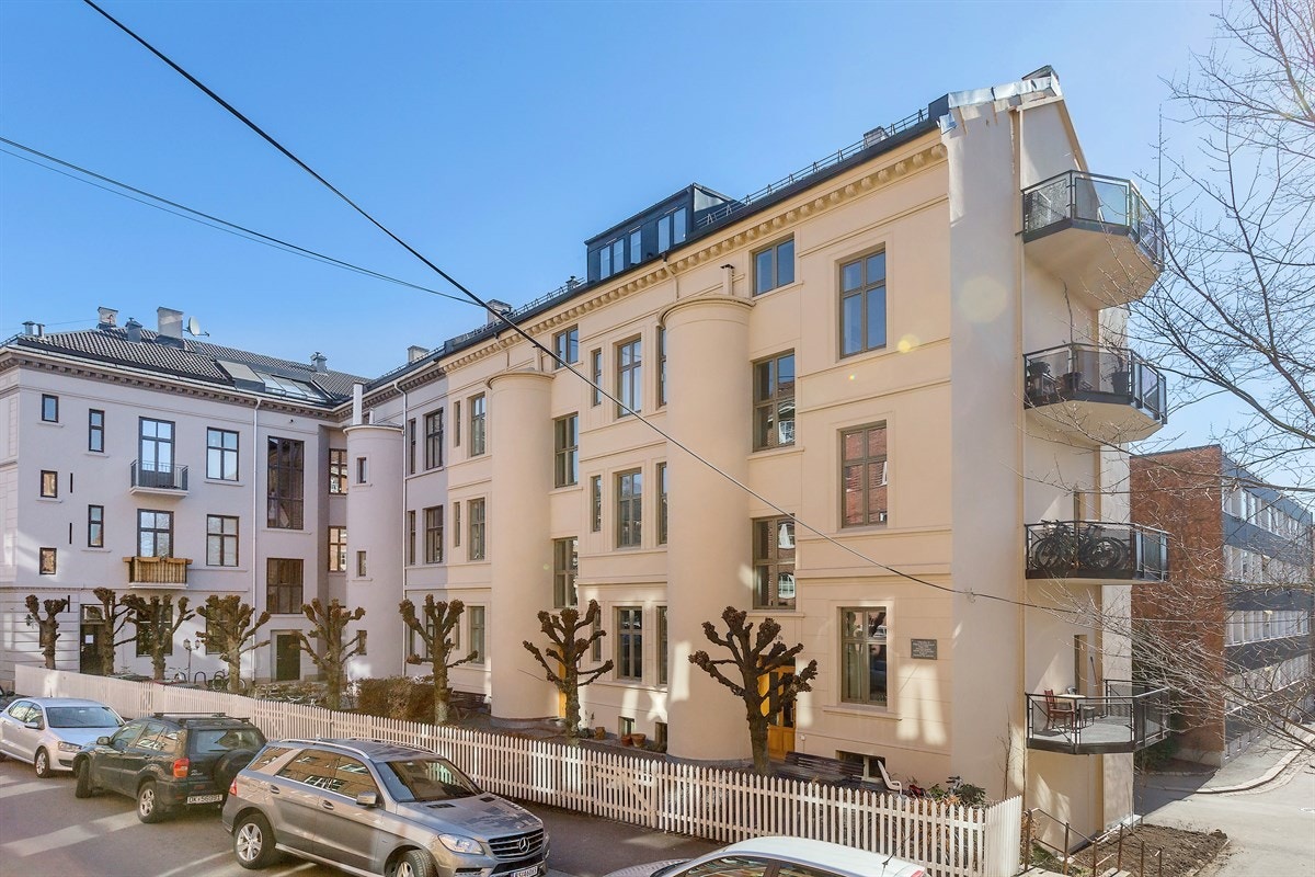 Fasade mot syd og vest. Galleribilde