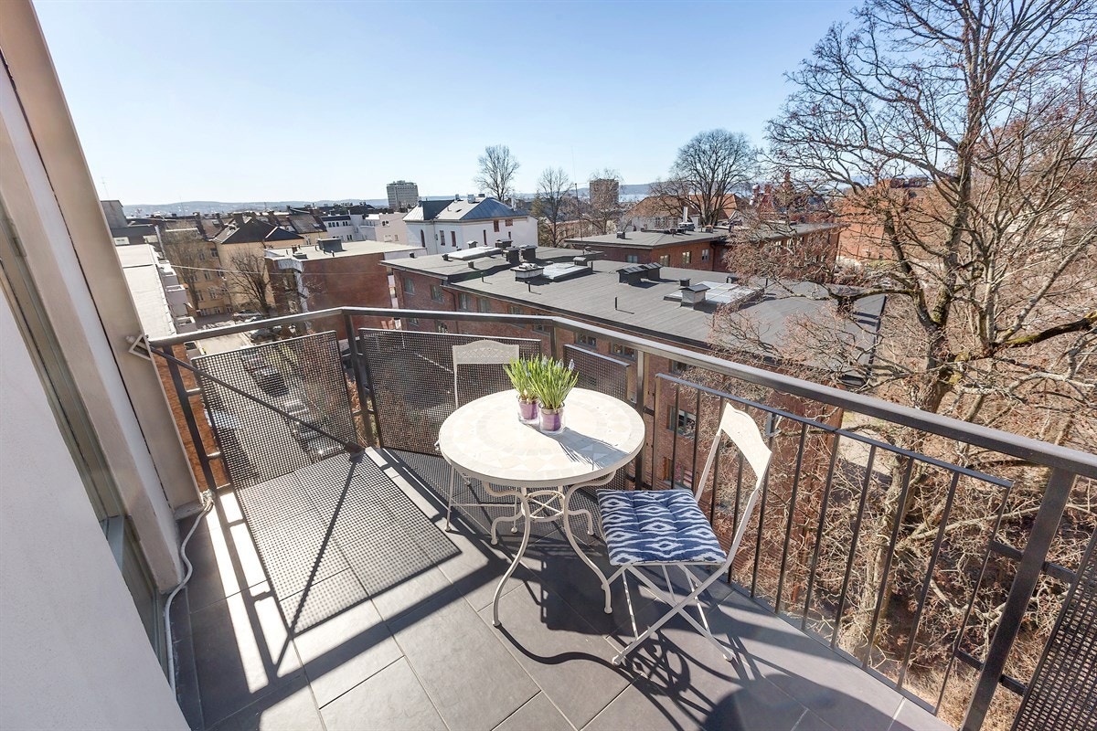 Unikt beliggende, sydvestvendt balkong. Galleribilde