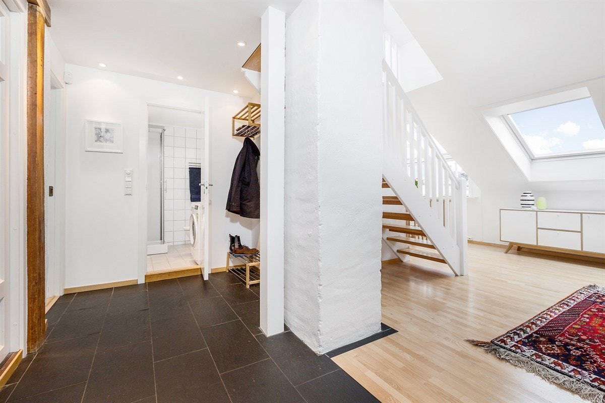 Gang, pipeløp i stuen. Galleribilde