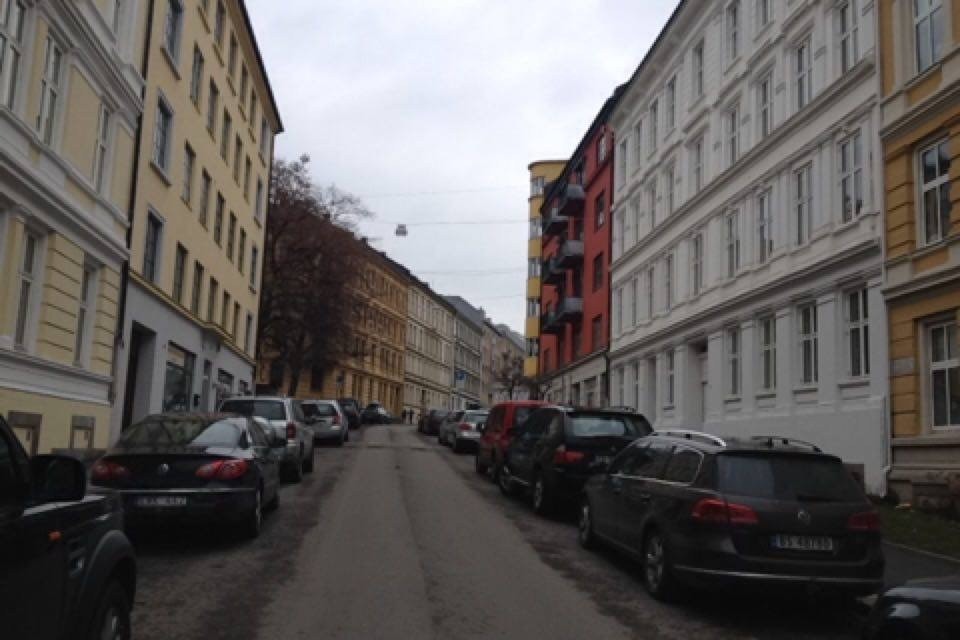 Stensgata (rolig enveiskjørt gate) Galleribilde