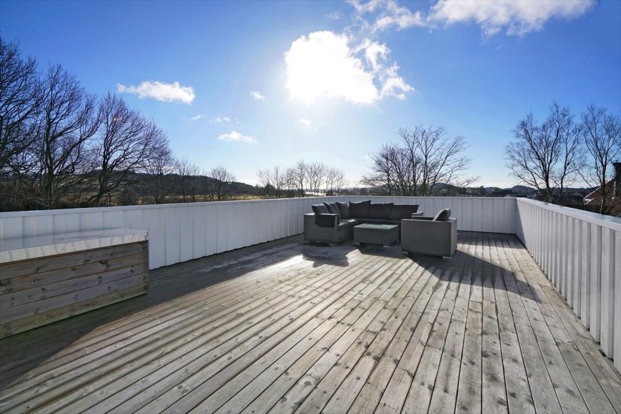 Sørvest-vendt terrasse hvor solnedgangen kan nytes. Galleribilde