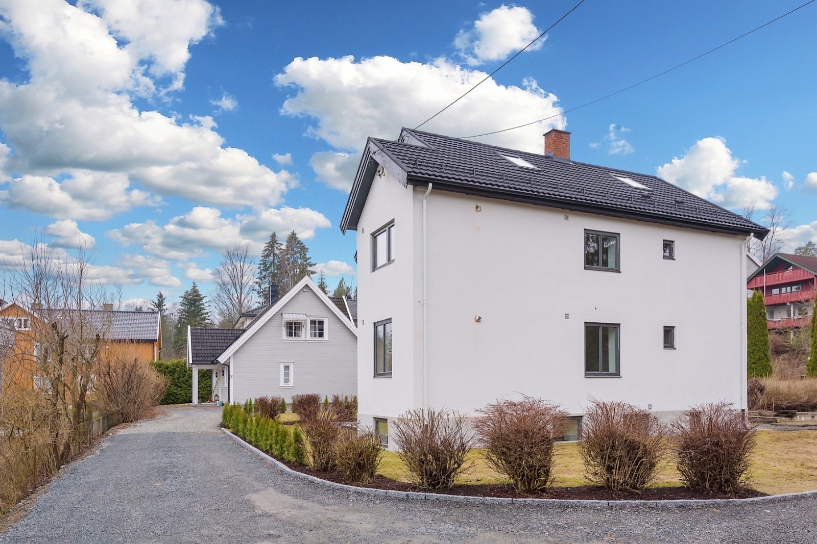 Gardsplass Galleribilde