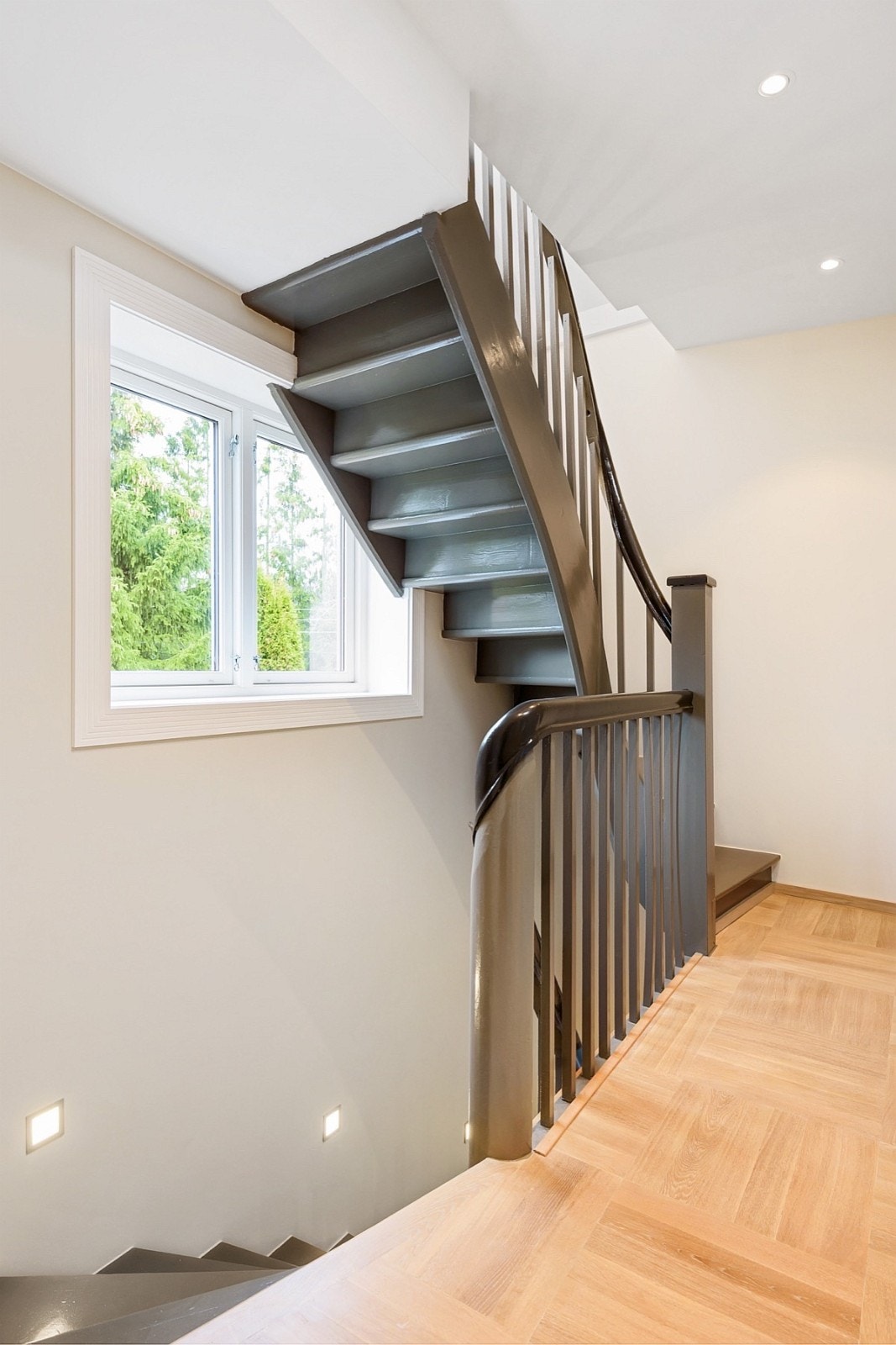 Gang med trapp og til lofts etg Galleribilde