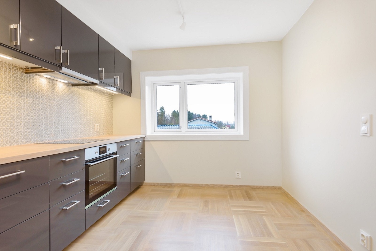 Kjøkken m/ spiseplass Galleribilde