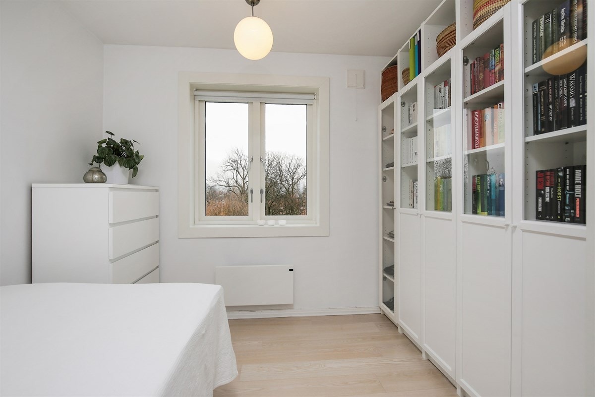 Rommet egner seg også godt som kontor eller gjesterom. Galleribilde