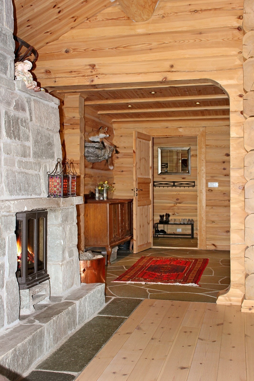 Gangen, sett fra stuen. Galleribilde