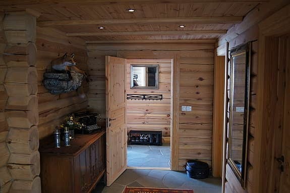 Entre og vindfang. Galleribilde