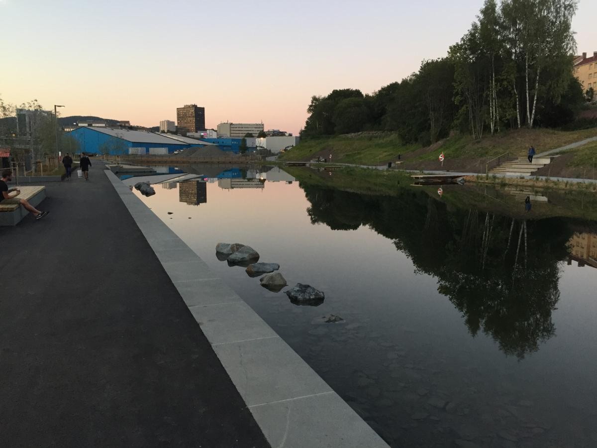 Idyllisk nærområde og et område i stor vekst. Velkommen på visning! Galleribilde