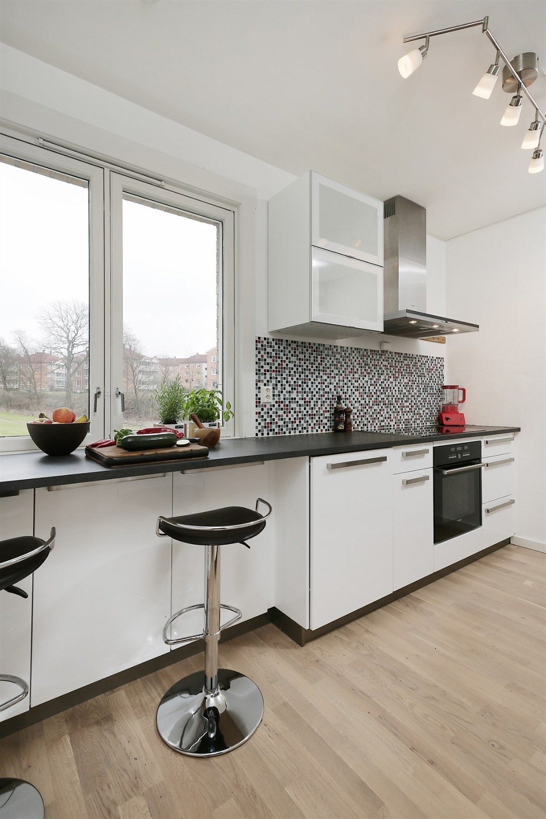 Kjøkkenet er nyoppusset i 2012/2012 og innehar meget god standard. Galleribilde