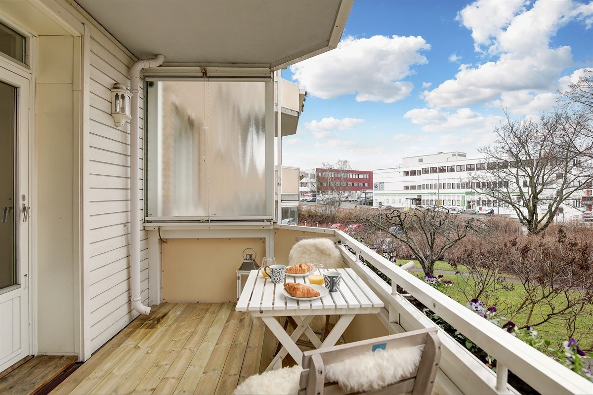 Det er lagt nytt gulvdekke i 2016. Finn fram grillen! Galleribilde