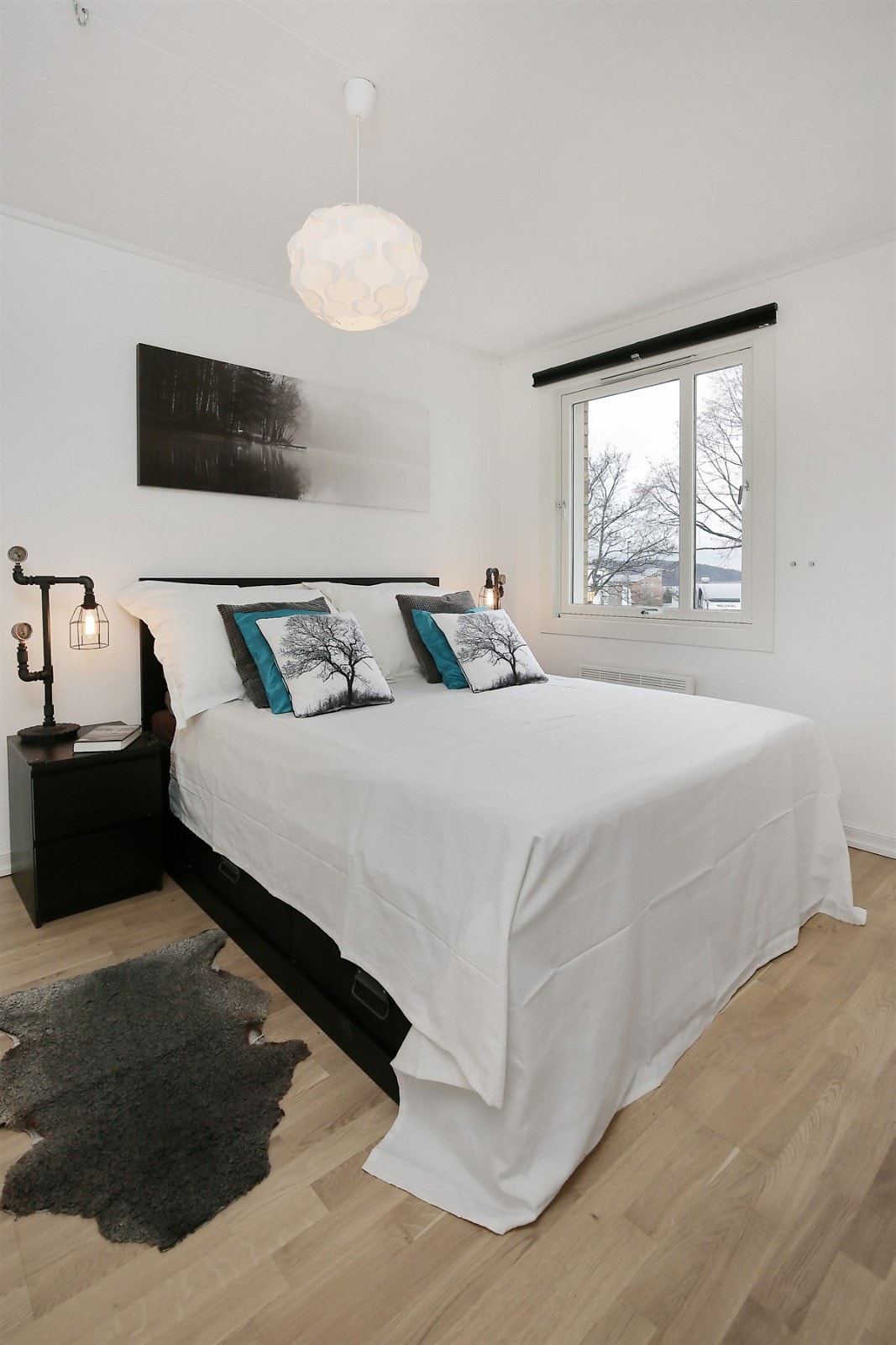 God plass for dobbeltseng. Galleribilde