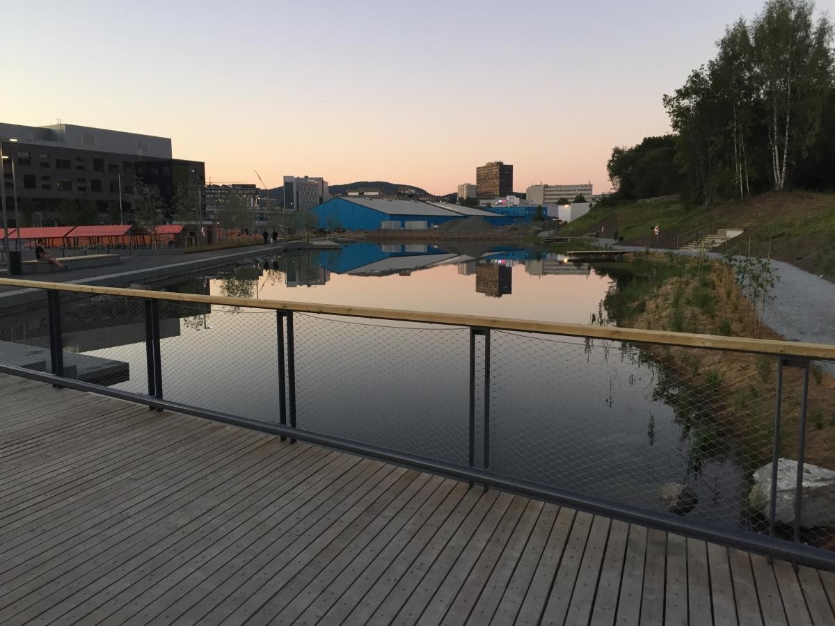 Teglverkdammen ligger kun noen minutters gange fra leiligheten. Åpnet i høst 2015. Galleribilde