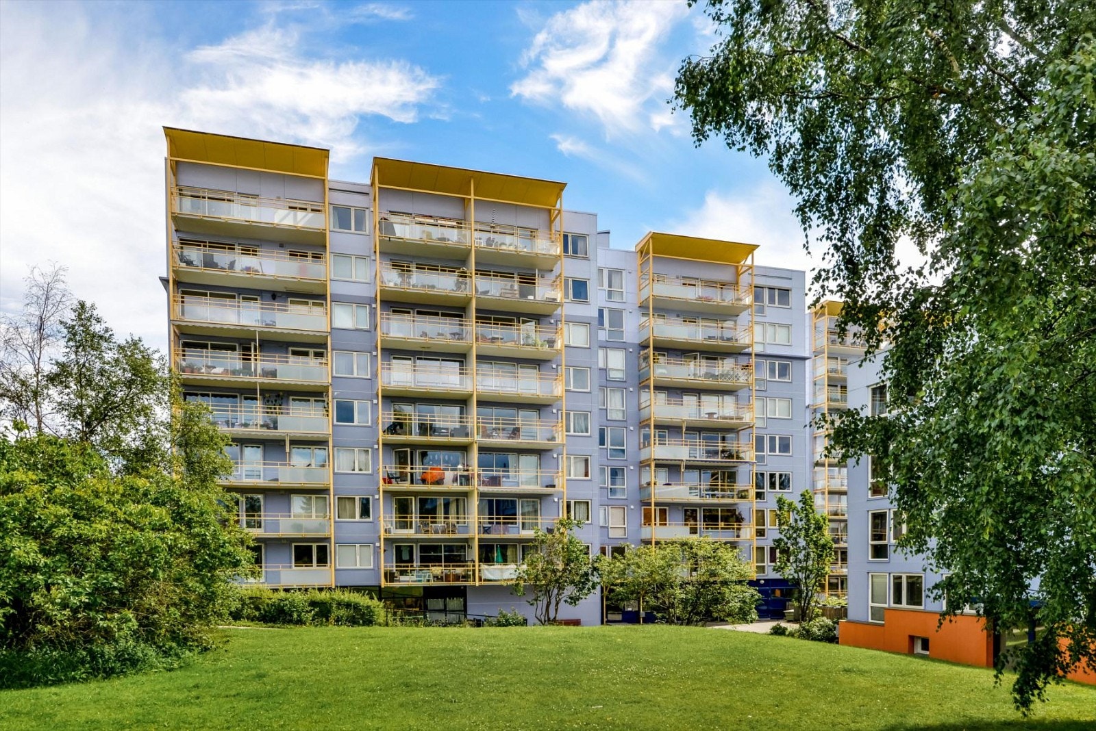 Fasade, bilde tatt sommerstid Galleribilde