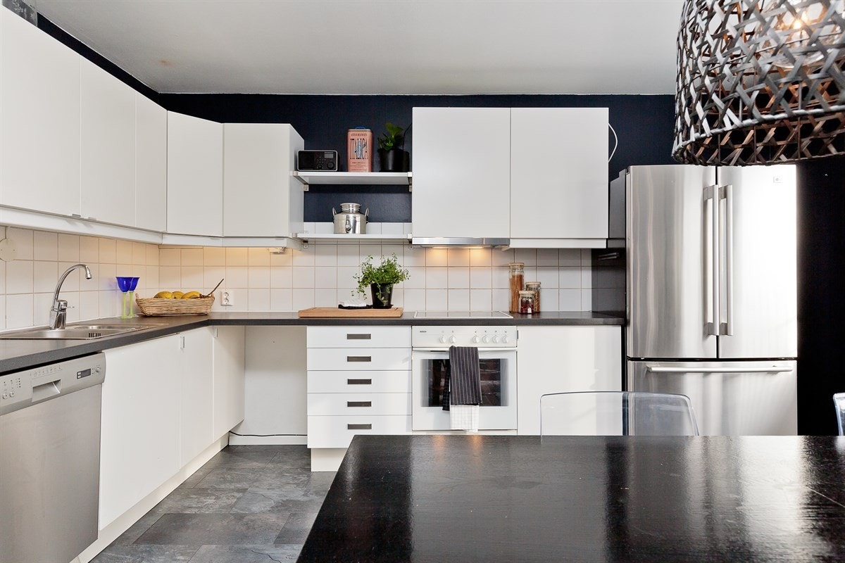 God skap- og benkeplass. Galleribilde