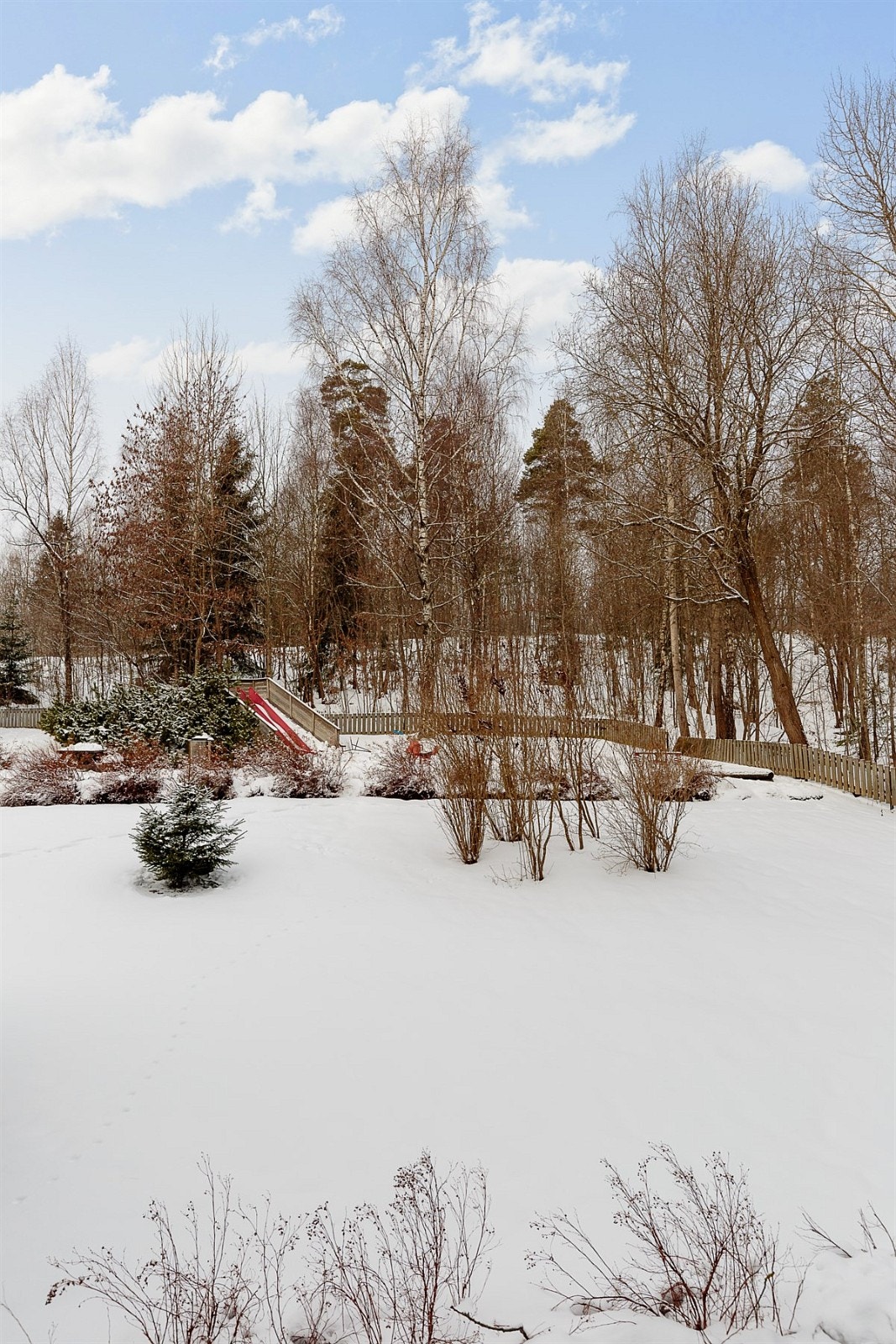 Svært barnevennlige omgivelser. Galleribilde