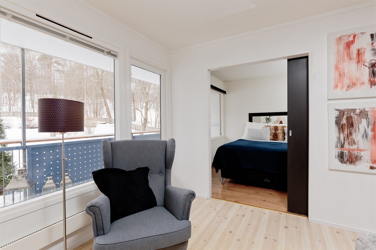 Inngang til hovedsoverom fra stuen. Galleribilde