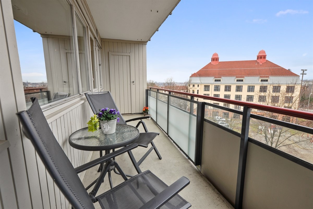 Gustav Södergren Dreijer v/ PRIVATmegleren har gleden av å presentere en 2-roms med vestvendt balkong. Velkommen til en hyggelig visning! Galleribilde