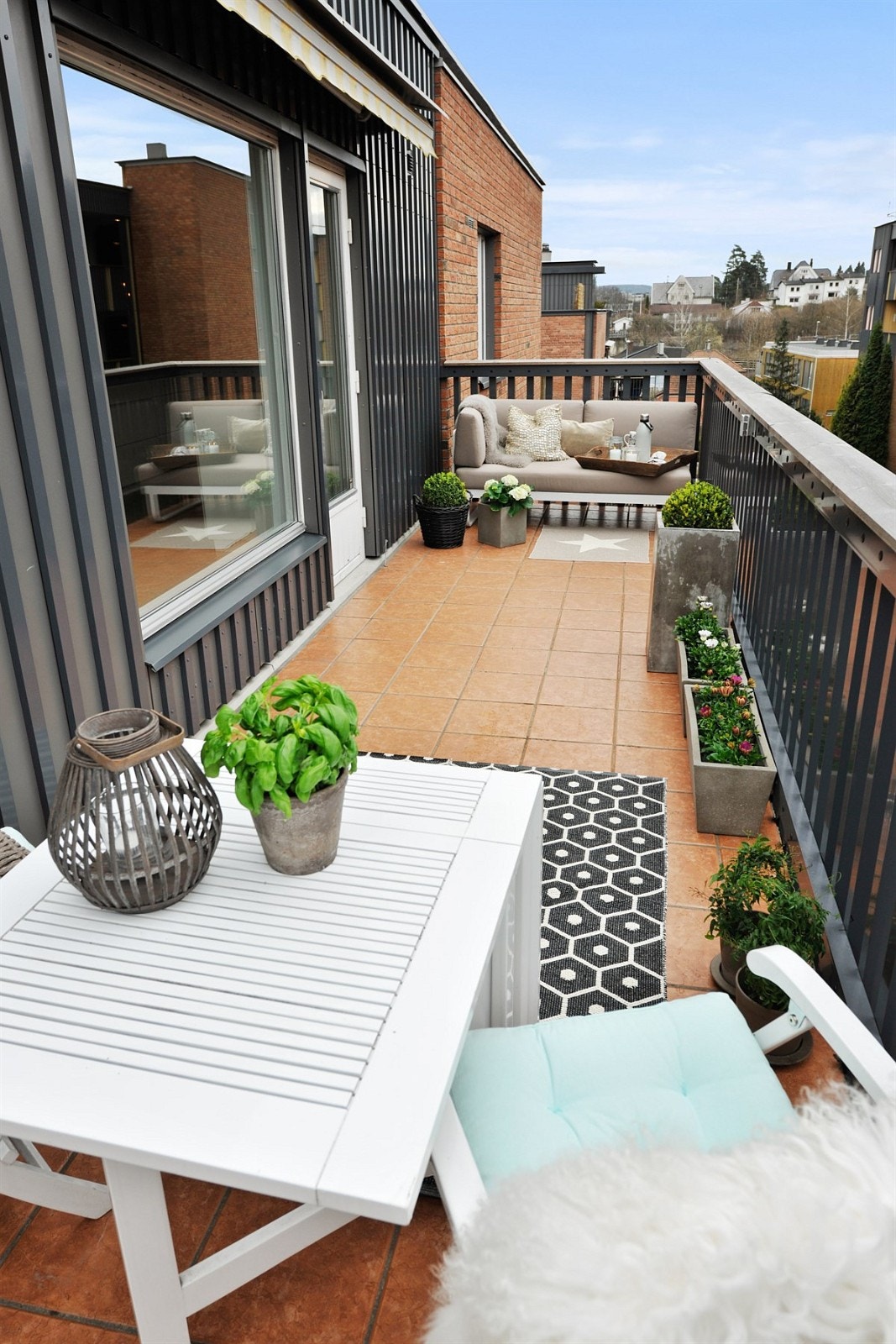 Stor terrasse på ca. 14 kvm. Galleribilde