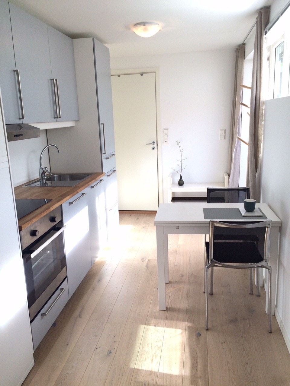 Kjøkken med oppvaskmaskin Galleribilde