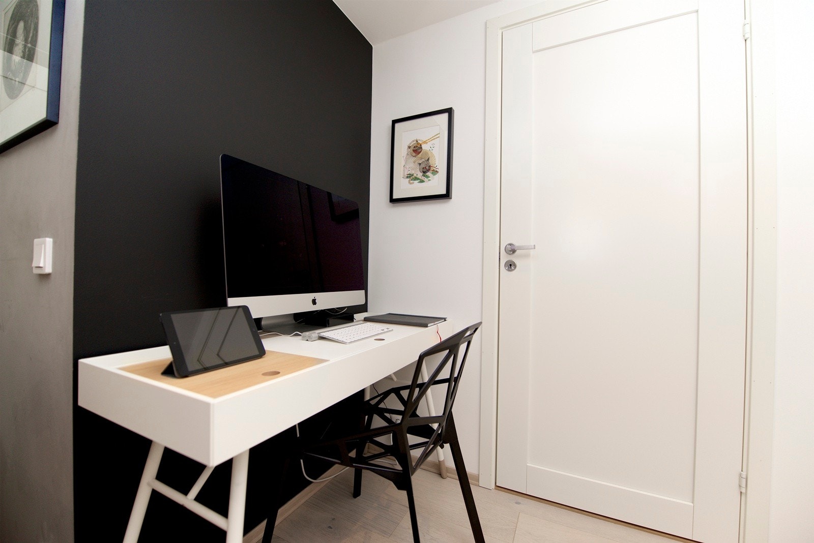 Leiligheten har plass til egen kontorplass om ønskelig. I tillegg er det en smart og praktisk bod. (1 kjellerbod i tilegg til denne) Galleribilde