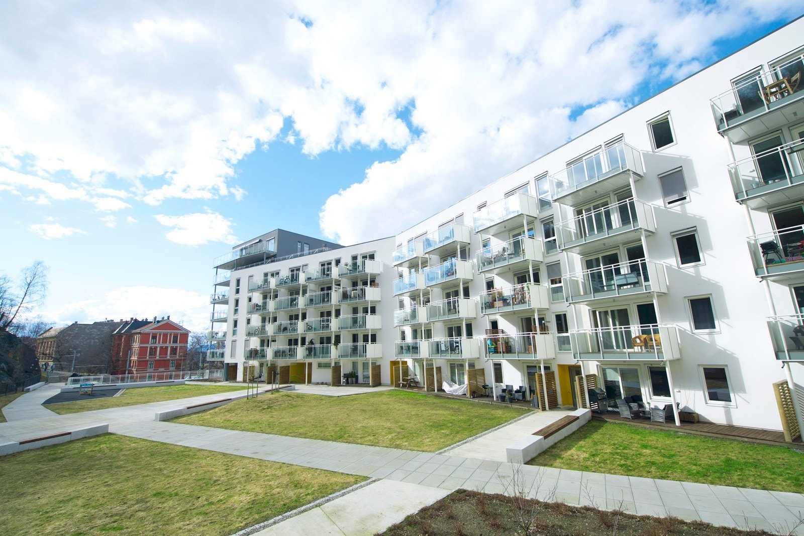 Fasade bak. Hyggelig fellesområde. Galleribilde