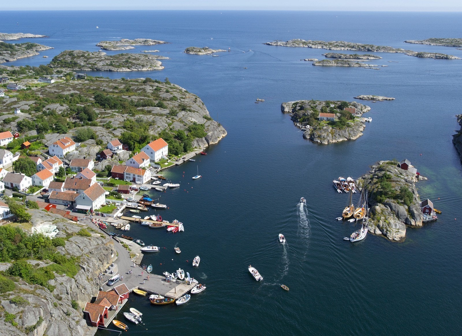 Oversiktsbilde av Brekkestø. Galleribilde