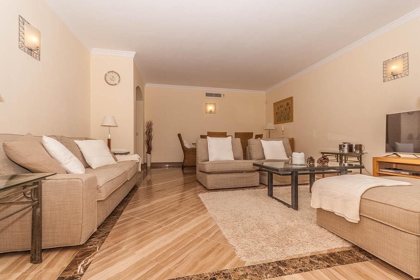 Lekker stue med marmorgulv Galleribilde