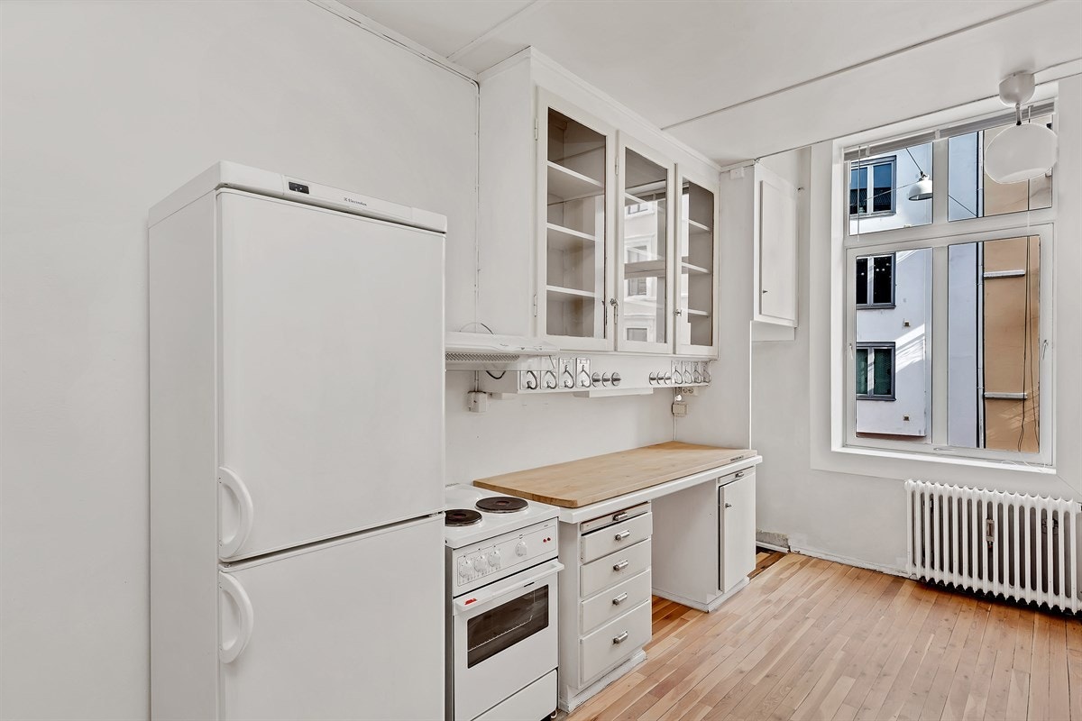 - Kjøkken. Dette rommet kan alternativt omgjøres til soverom mot bakgård. Se vedlagt alternative planløsninger - Galleribilde