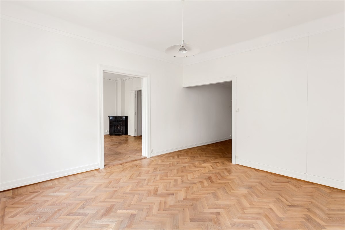 - Spisestue med plass til langbord - Galleribilde