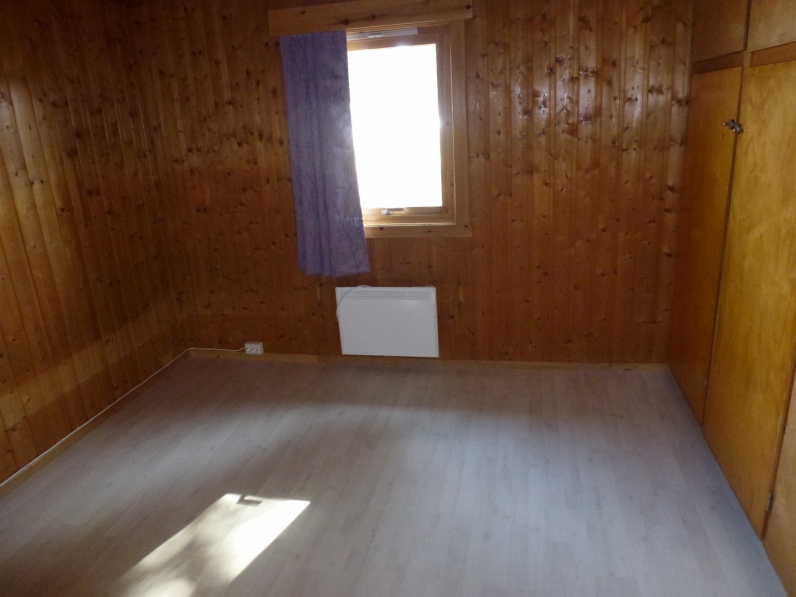 soverom med god plass til køyeseng eller dobbeltseng Galleribilde