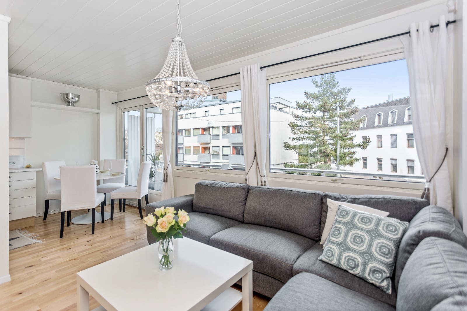 Koselig stue med flott utsikt Galleribilde