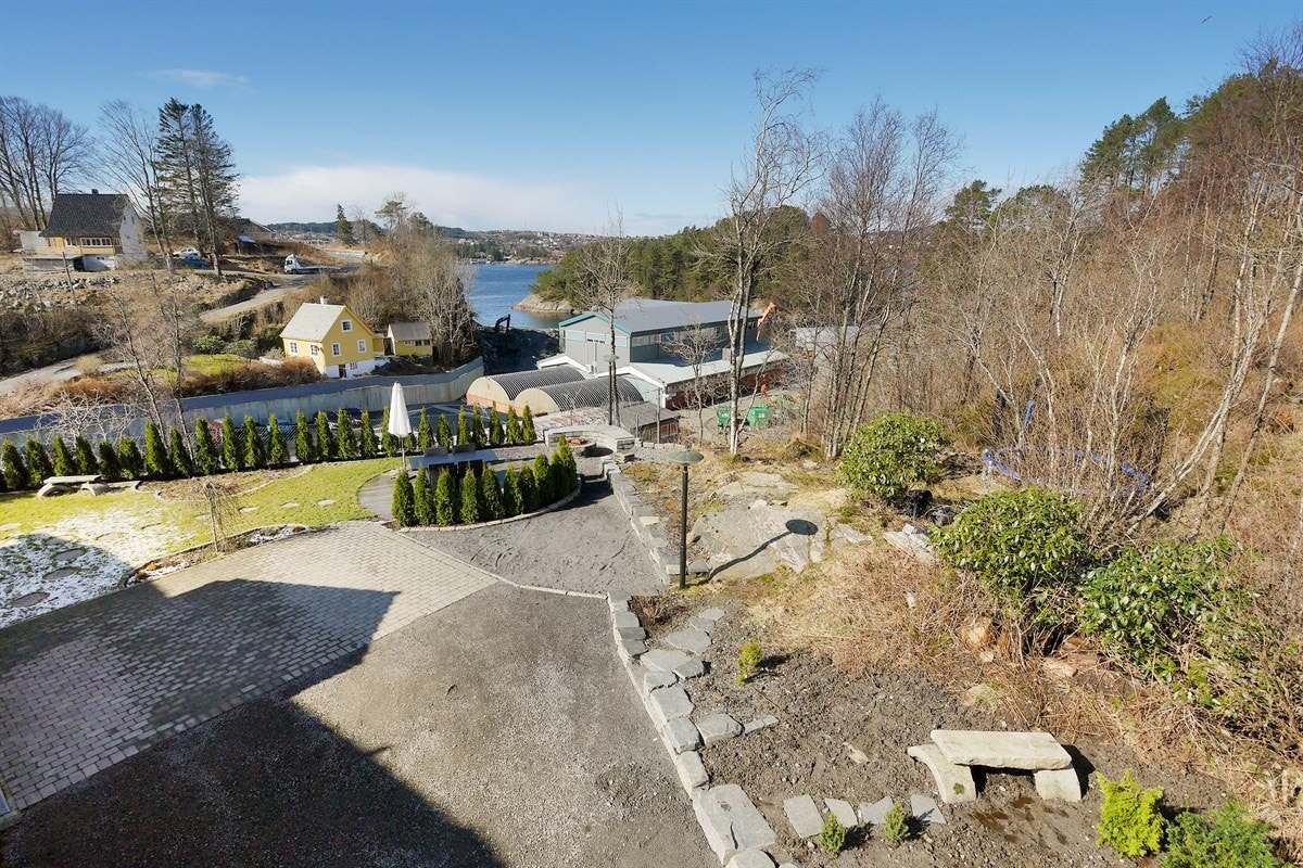 Utsikt fra framsiden av boligen. Galleribilde