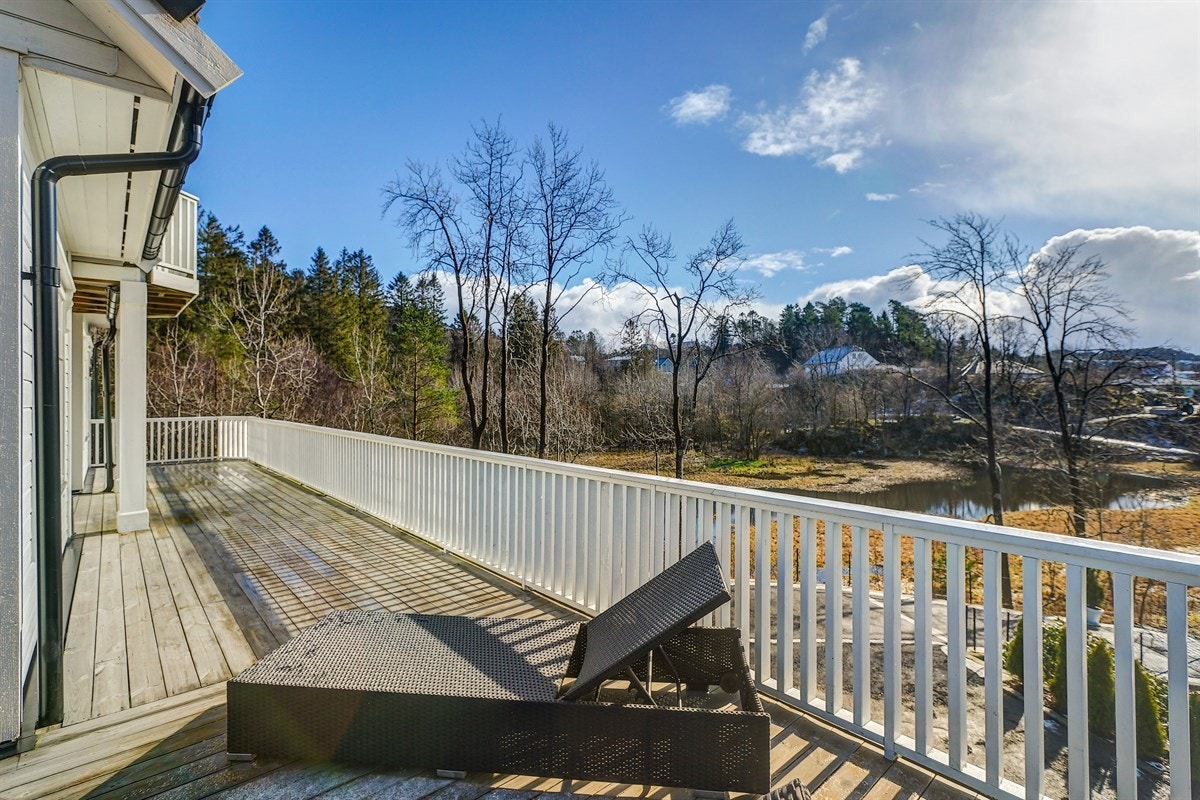 En solstol og fersk kaffe, hvilken idyll ! Galleribilde