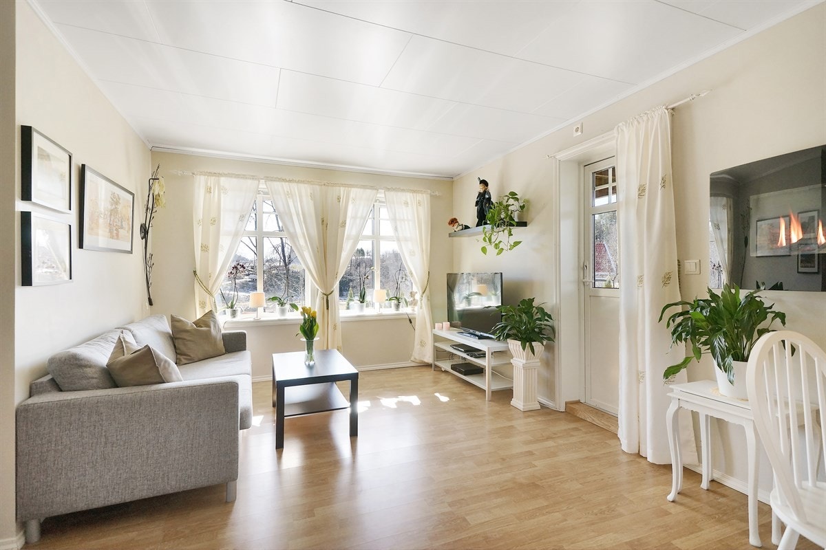 Stue i underetasjen. Galleribilde