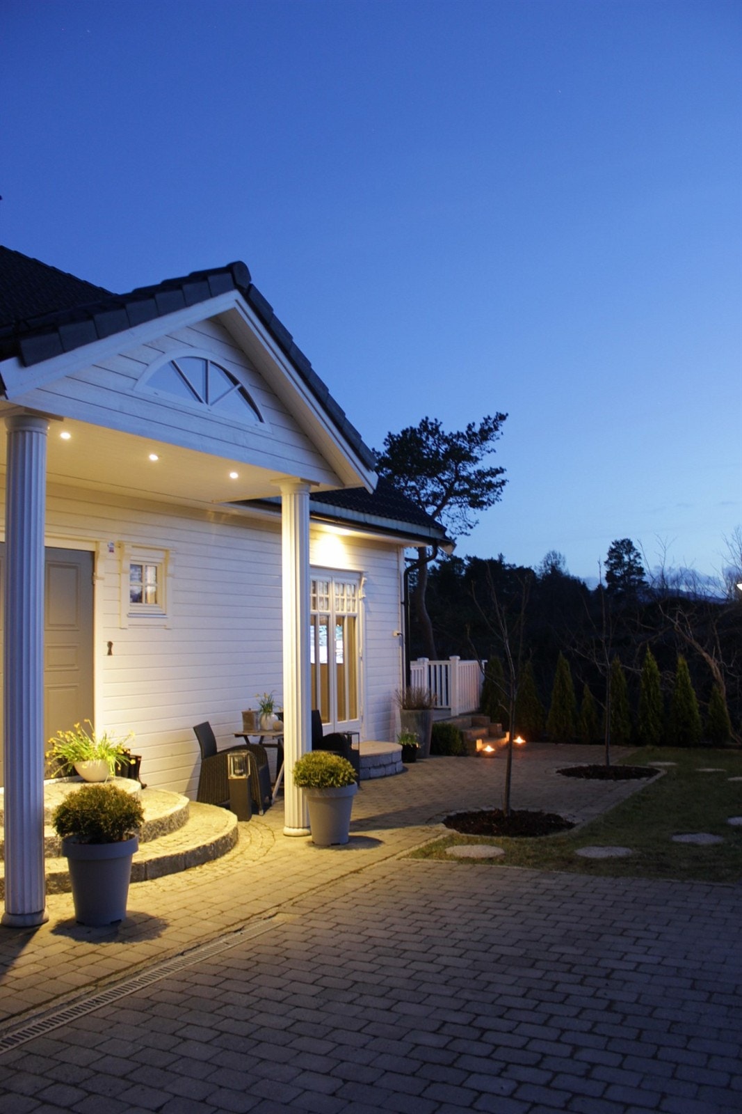 Kveldsbilde tatt av selger. Galleribilde