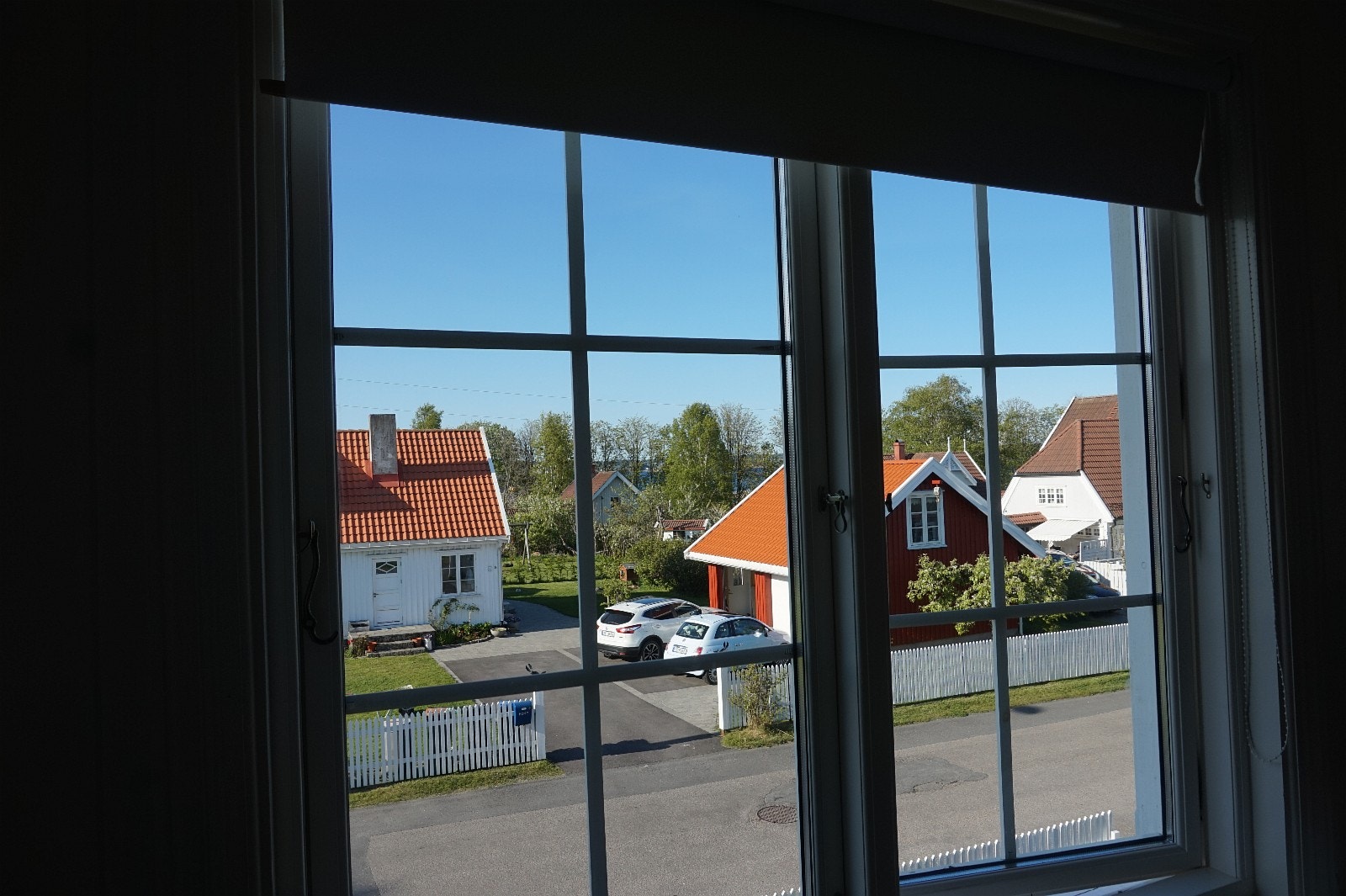 Utsikt fra rom 1 - med havgløtt. Galleribilde
