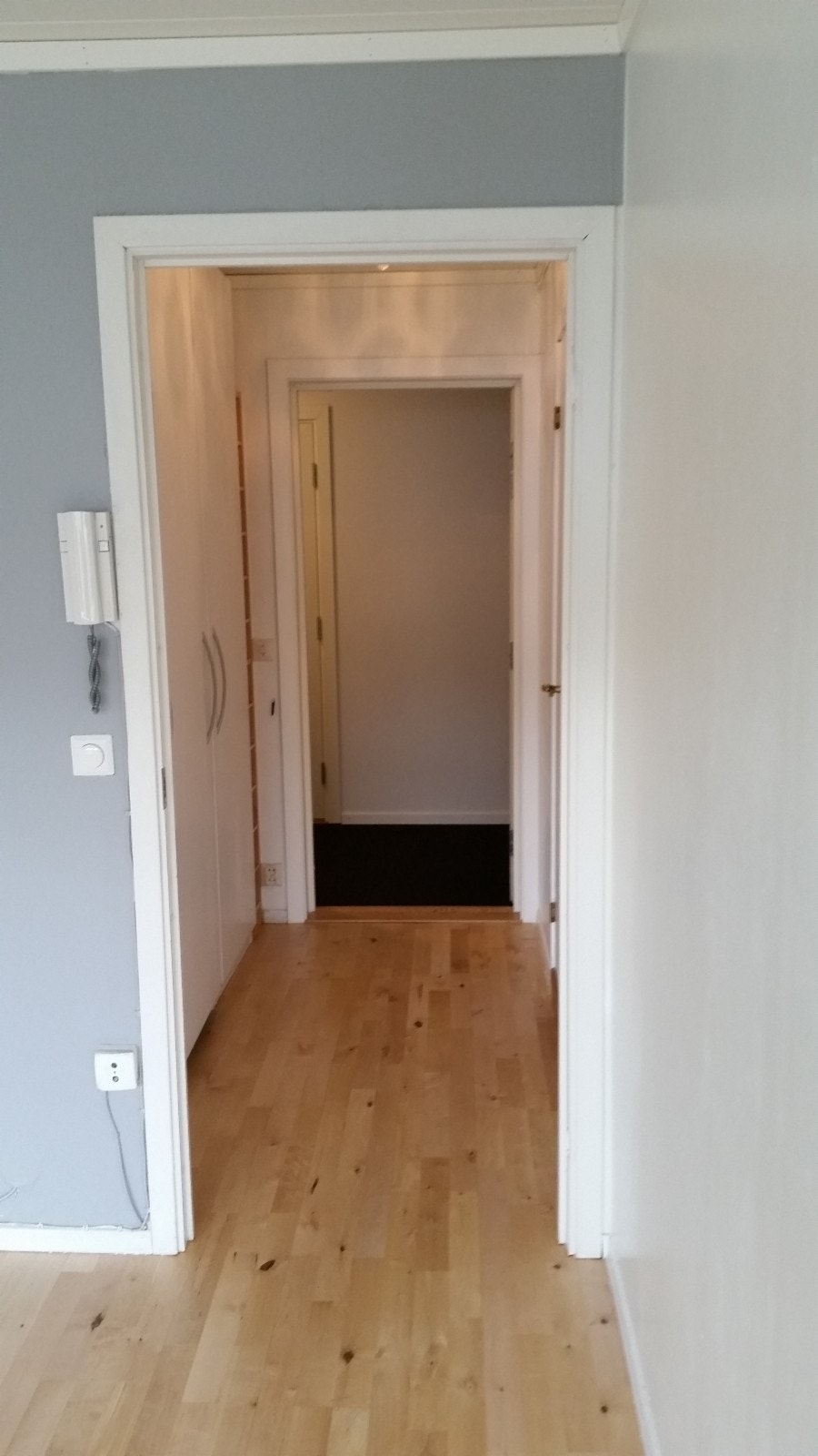 Gang og utgang fra stua Galleribilde