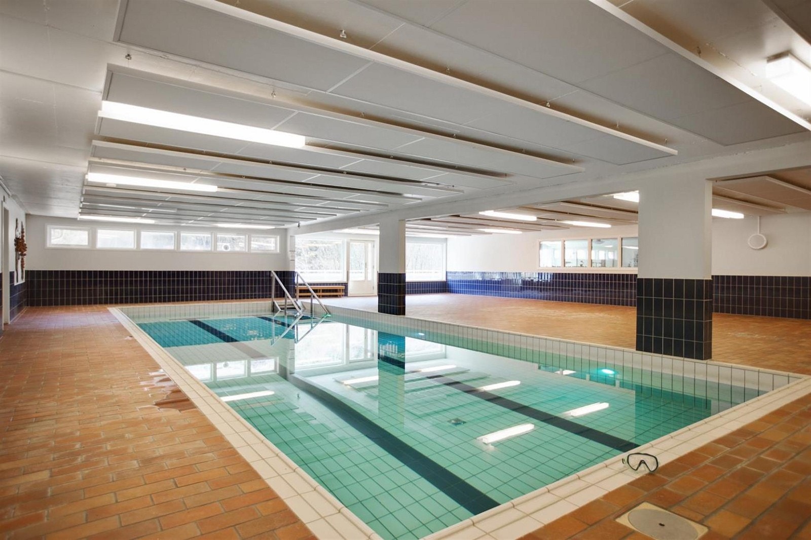 Tilgang til svømmebasseng for alle beboerene i borettslaget. Galleribilde