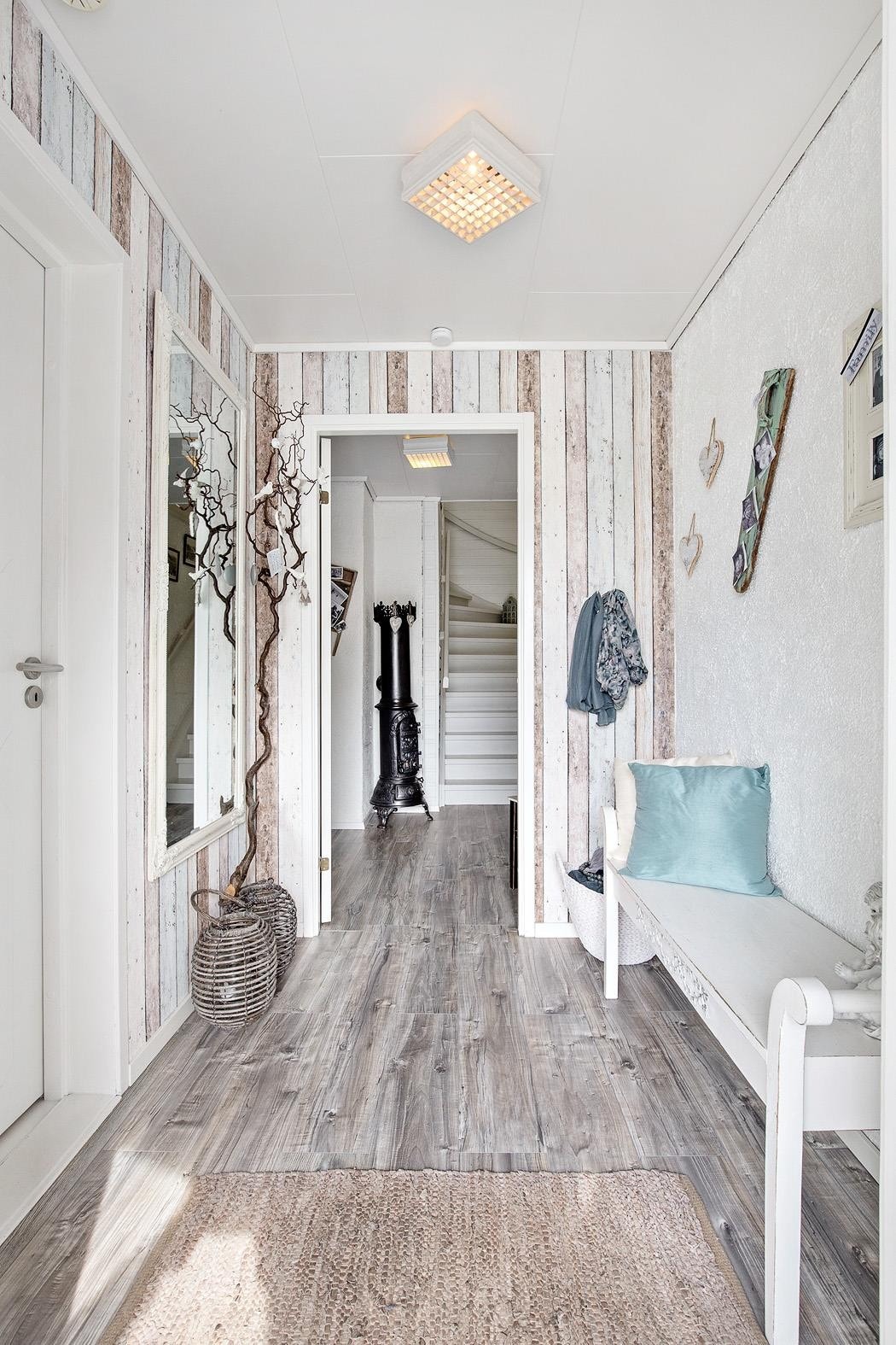 Vindfang i 1.etg. med vaskerom inn til venstre Galleribilde