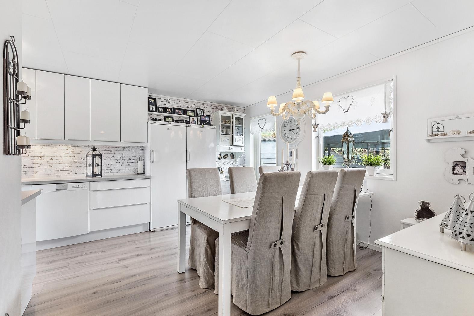 Stort kjøkken som var pusset opp i 2013/14 Galleribilde