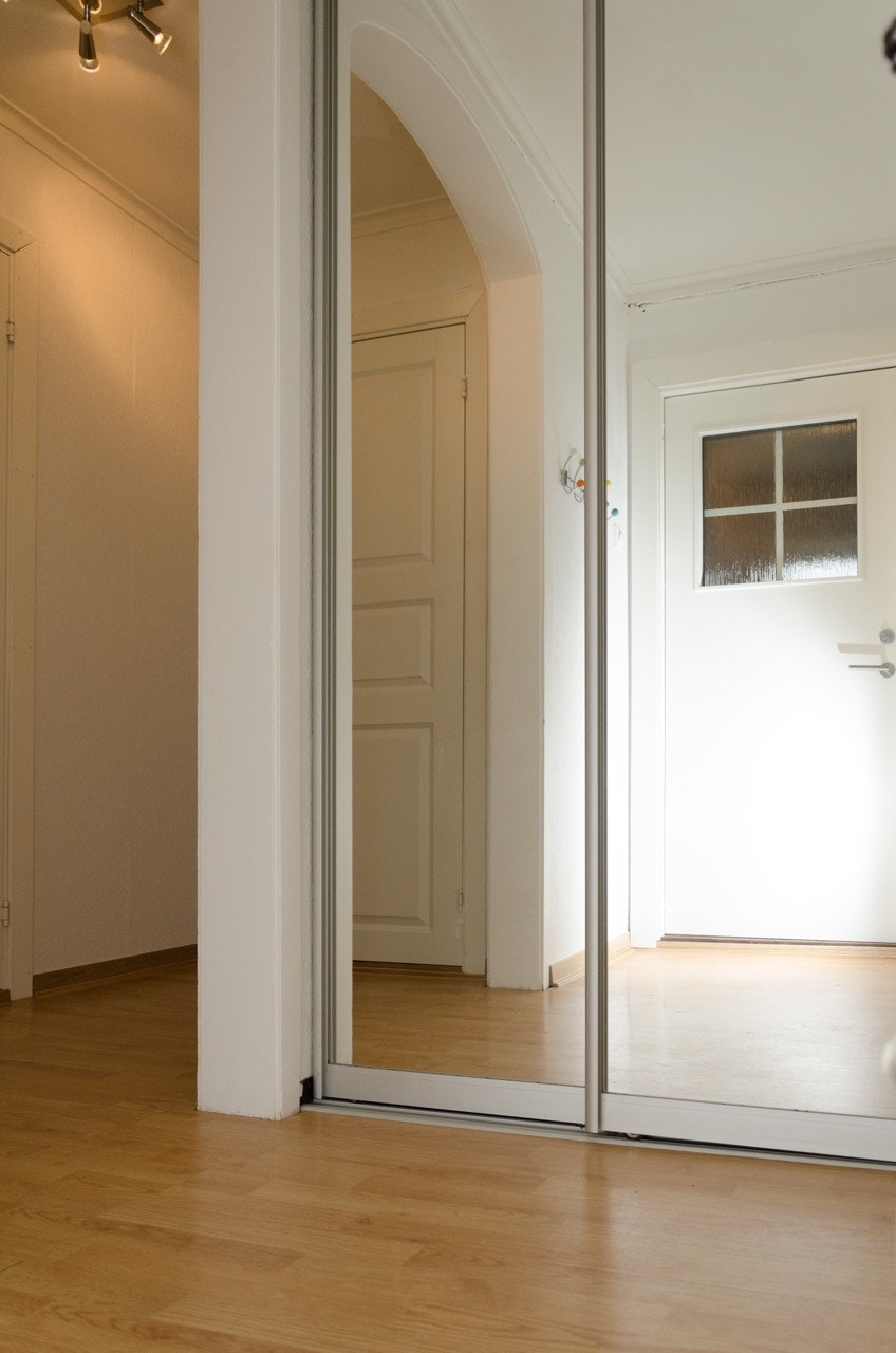 Ny skyvedør garderobe gang Galleribilde