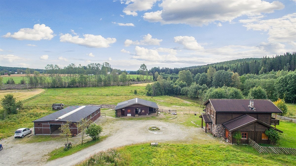 Forholdsvis usjenert beliggende med flotte rekreasjonsområder på alle kanter Galleribilde