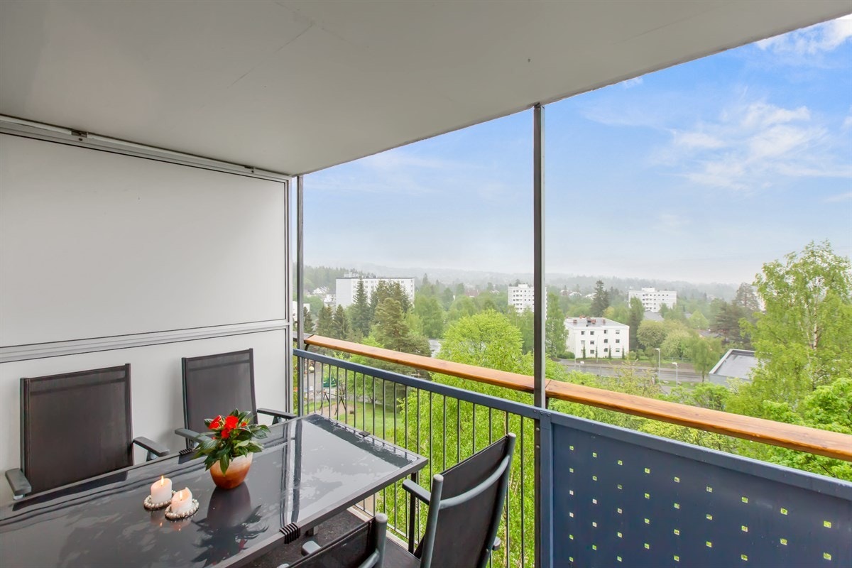 Velkommen til en stor 2,5-roms utsiktsleilighet i Hovseterveien 84. Presentert av Ina sartz v/Obos eiendomsmeglere Galleribilde