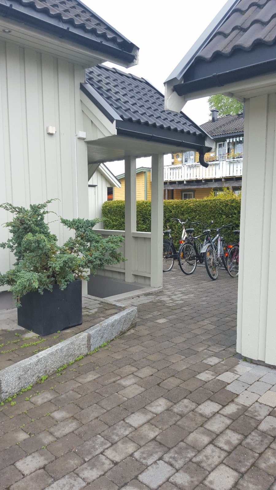 Inngangsparti/kjellernedgang Galleribilde