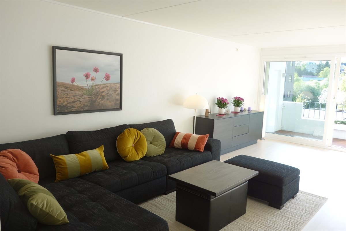 God plass til diverse sittegrupper i stuen Galleribilde