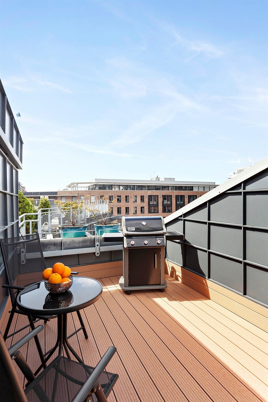 Solrik terrasse på ca. 12 kvm. Galleribilde