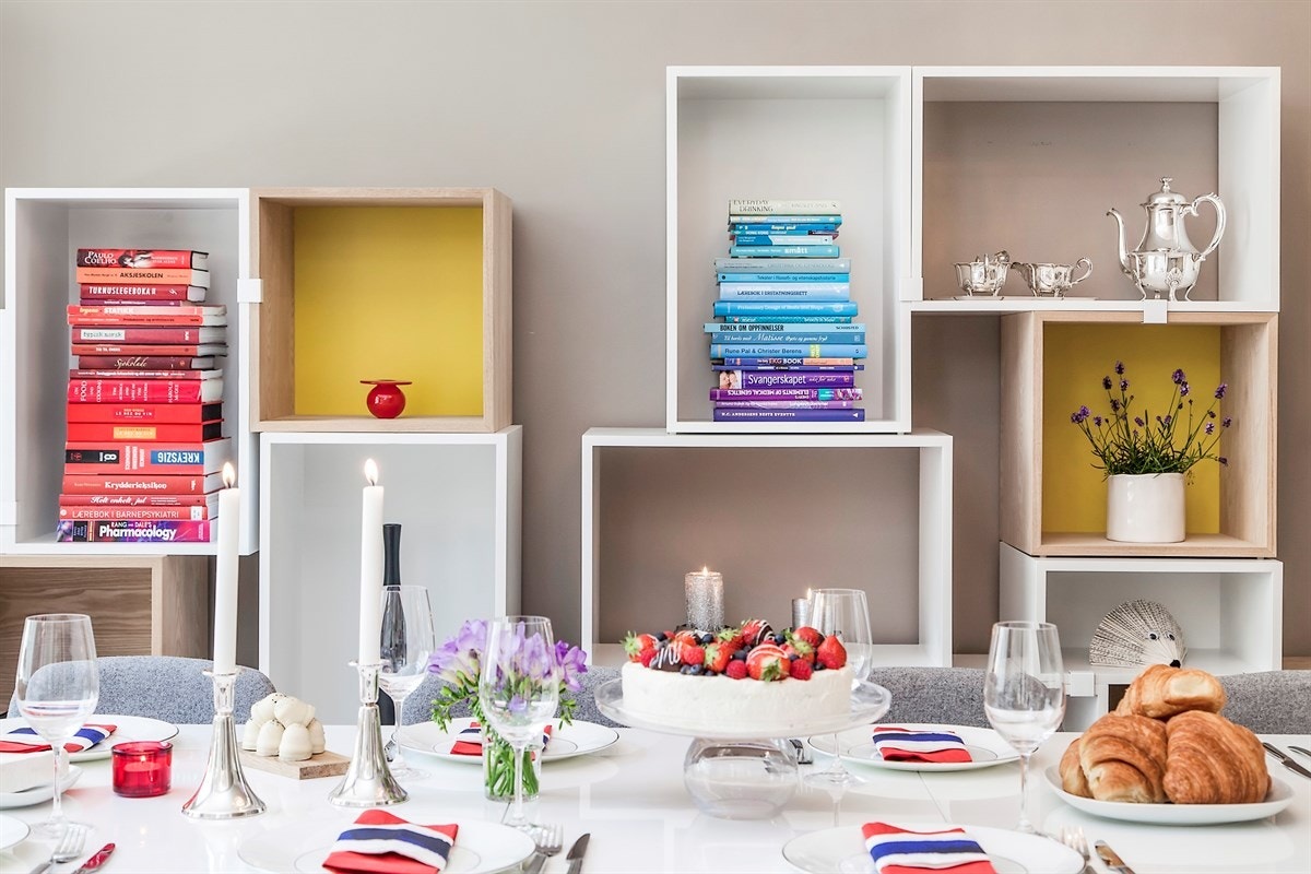 Hele leiligheten har blitt oppgradert i senere tid i perioden 2008-2012. Galleribilde