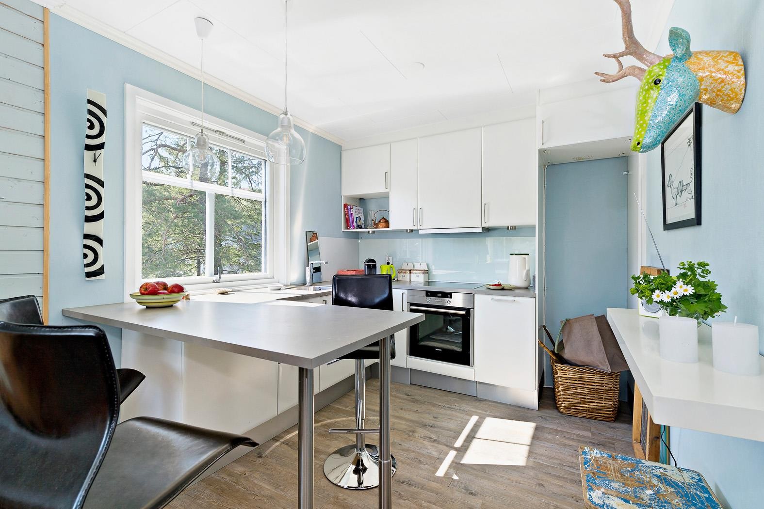 Kjøkkenet er aldri blitt brukt, og framstår som nytt! Galleribilde